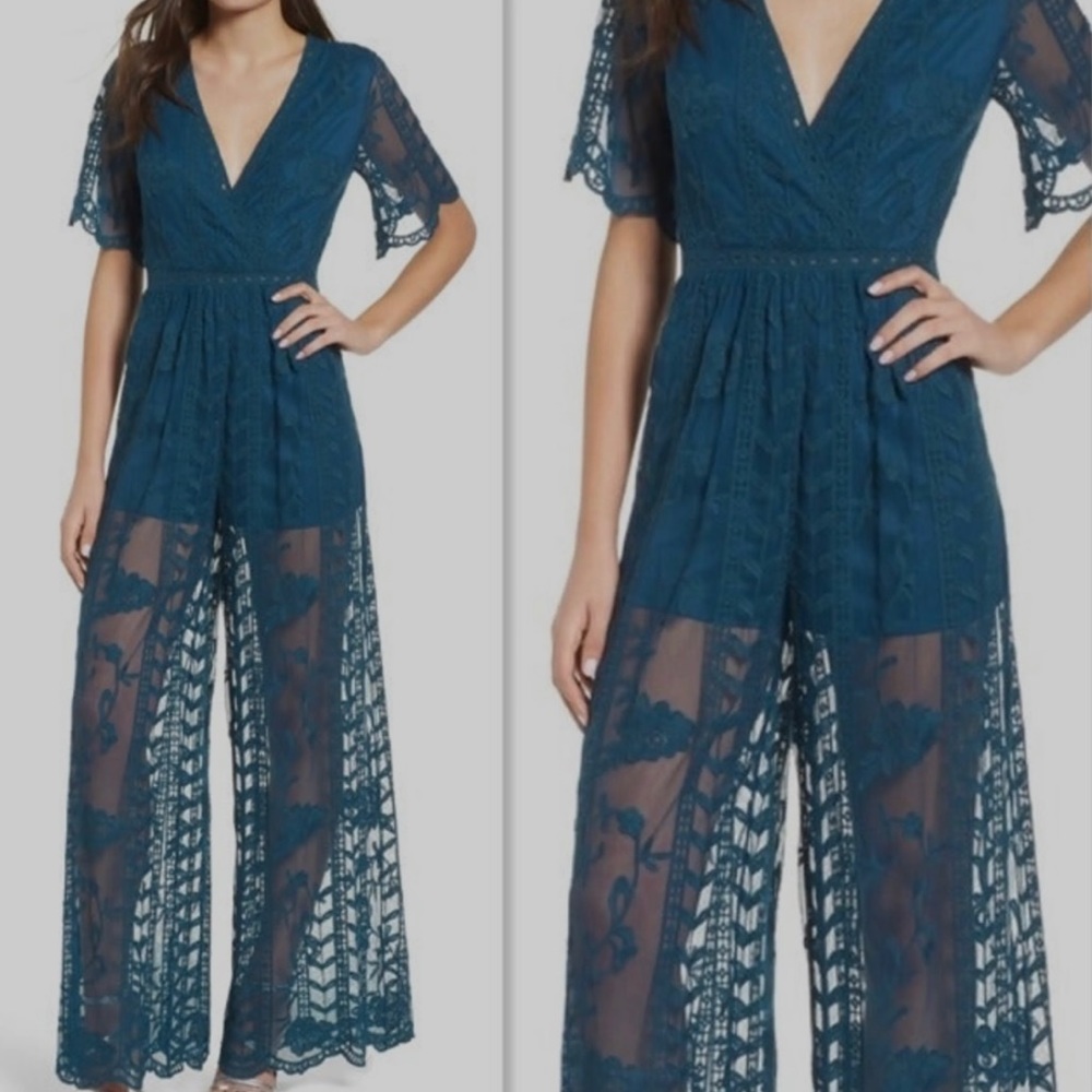 SOCIALITE Lace Overlay jumpsuit, size XL, Navy color
